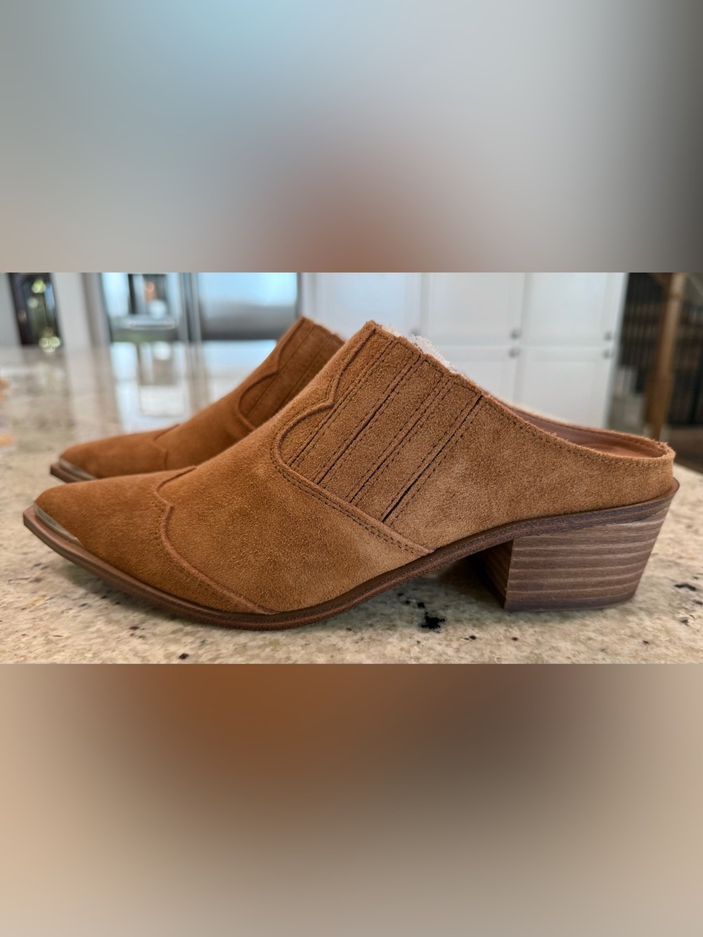 Chinese Laundry Women's Camel Suede Pointed Mules NIB - Picture 4 of 16
